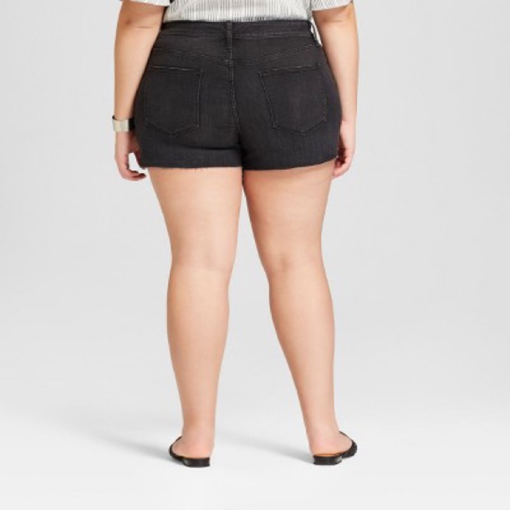 Universal Thread Midi black High Rise Midi Short. - Picture 2 of 8